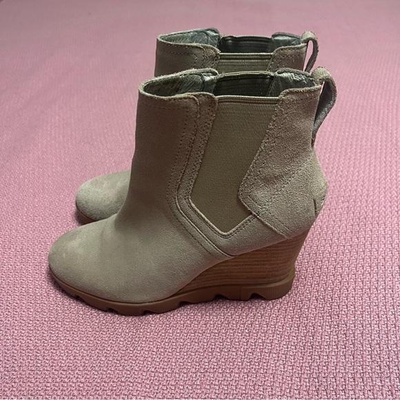 Sorel Joan Uptown Chelsea Booties Omega Taupe Gum size 7.5 - Picture 6 of 13